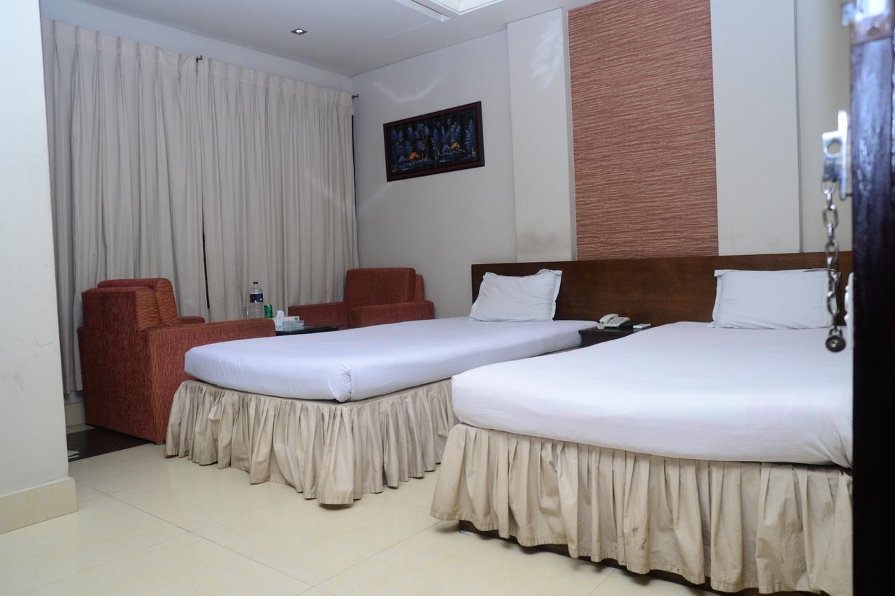 Royal Living Hotel & Suites Chittagong Ngoại thất bức ảnh