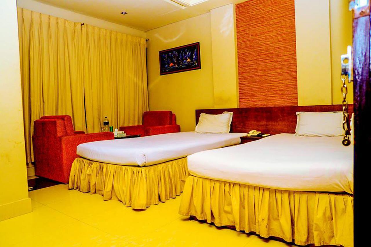 Royal Living Hotel & Suites Chittagong Ngoại thất bức ảnh